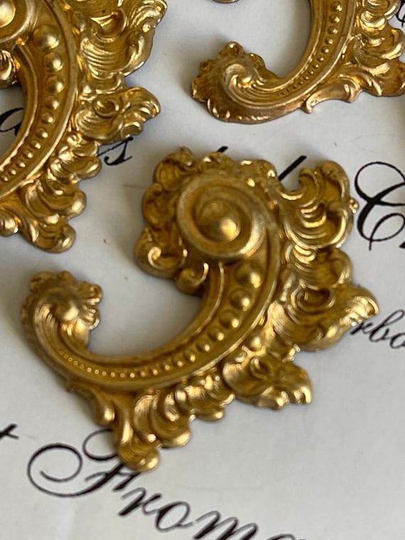 Miriam Haskell Stamping, Brass, Vintage, 1pc, 1 3/4