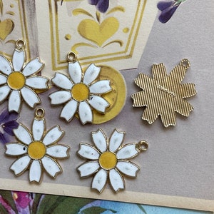 Sarah Coventry Daisy Charms, 4pcs, NOT PERFECT image 9