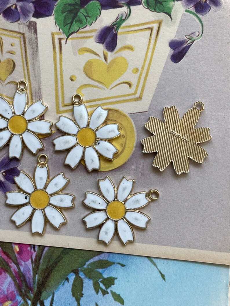 Sarah Coventry Daisy Charms, 4pcs, NOT PERFECT image 9