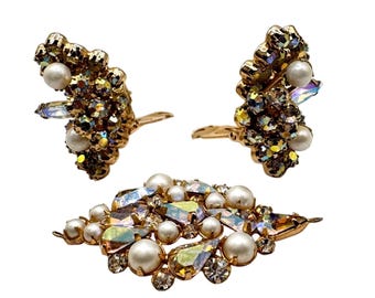Conjunto de joias Alice Caviness Vintage Aurora Borealis com strass e pérolas artificiais douradas