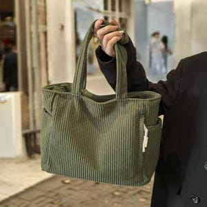 Sac à bandoulière rétro en velours côtelé, sac à main 2025 chic en velours rayé - Sac fourre-tout pour femme de grande capacité et de couleur unie pour les trajets quotidiens