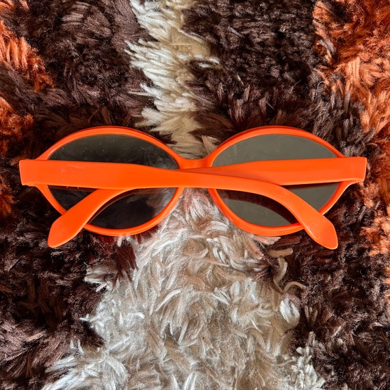 Vintage 60s 70s orange Samco mod oval sunglasses … - image 3