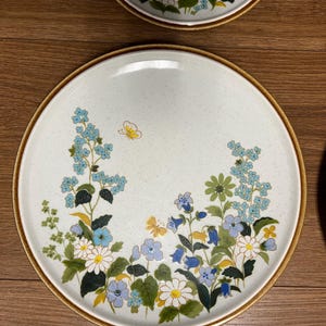 Vintage mid century Mikasa Petite Fleur 60s floral plates set of 6
