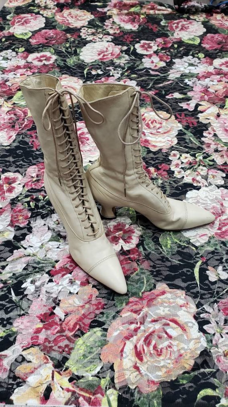 Gray white lace up boots 37 6.5 collectors condition Rare Victorian 1890s John S