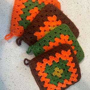 Vintage mid century handmade crocheted potholders set of 4