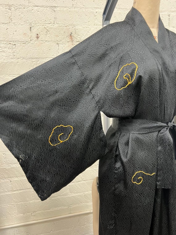 Vintage 40s 50s black embroidered satin kimono w … - image 3