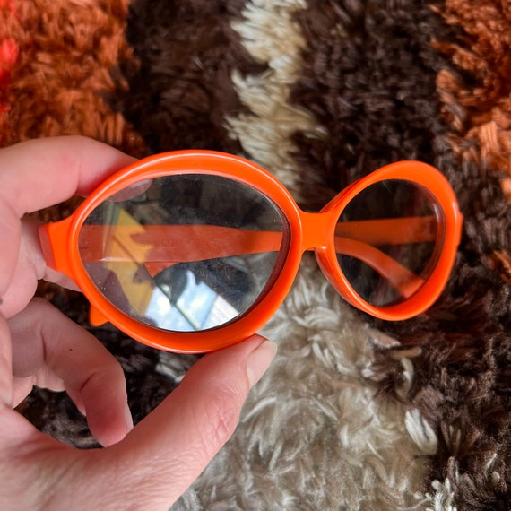 Vintage 60s 70s orange Samco mod oval sunglasses … - image 2