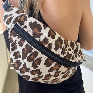 Waist bag, women&#39;s fanny pack, Waist bag for teens, Unisex waist bag, Pocket belt, Waist bag, Waist bag with modern design,