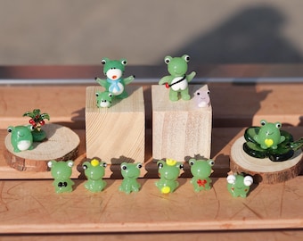Hand-Blown Glass Frog Figurine, frog gifts, Glass frog miniature, Glass frog sculpture , glass figurines, glass animals, aquarium decoration