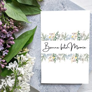 Einfache und moderne Karte zum Großmuttertag mit Wildblumen