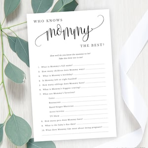Imprimible Quién conoce a mamá el mejor juego de baby shower, juego de baby shower en blanco y negro Guión de caligrafía minimalista, descarga instantánea 916