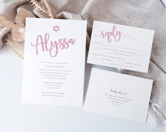 Invitación y tarjeta RSVP editables para Bat Mitzvah con purpurina rosa y plateada. Reverso opcional, estrella de David. Descarga instantánea. Plantilla CORJL 079.