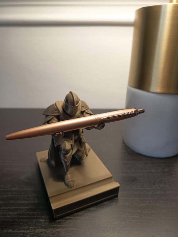 Knight Pen Holder - Medieval Desk Decor, Unique Gift for Him, Perfect for Fantasy Lovers