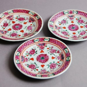 3x Chinese attractive small plates from 19th century, Qing dynasty