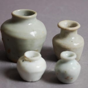 4x Chinese white glazed miniature jarlets, Ming dynasty, 15th-17th century 福建窑白釉小罐