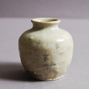 En kinesisk vitglaserad jarlet från Late Ming Dynasty, ca 1600, Swatow ware 漳州窑白釉小罐