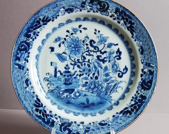 Antique Chinese Blue and White Porcelain Plate, Yongzheng-Qianlong Period