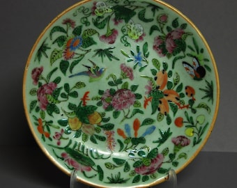 An attractive Chinese Canton porcelain plate from Daoguang period (1820-1850), Qing dynasty