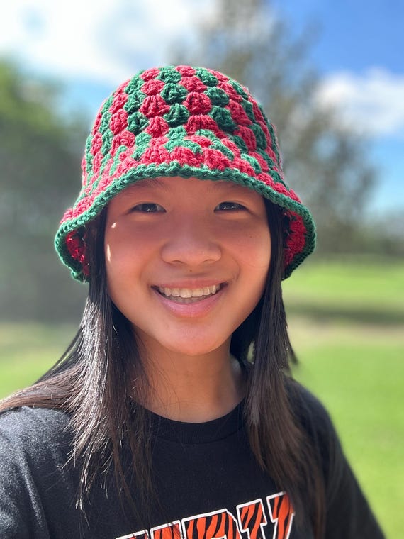 Christmas Bucket Hat Cotton Crochet: Red and Green - Etsy display picture 1