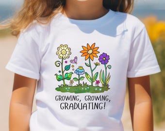 Wunderliches Blumenmuster für die Abschlussfeier, niedliches Abschluss-T-Shirt, niedliches Abschluss-T-Shirt, niedliches Abschluss-T-Shirt für Kinder, süßes Abschluss-T-Shirt