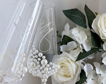 Copa de champán de boda de perla personalizada, accesorios de boda personalizados, despedida de soltera, copas para novios, regalo para ella, copas para brindis