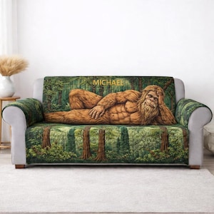 Funda de sofá acolchada personalizada de Bigfoot, divertida funda de sofá de Sasquatch, protector de sofá con nombre personalizado, manta de sofá de Bigfoot del bosque