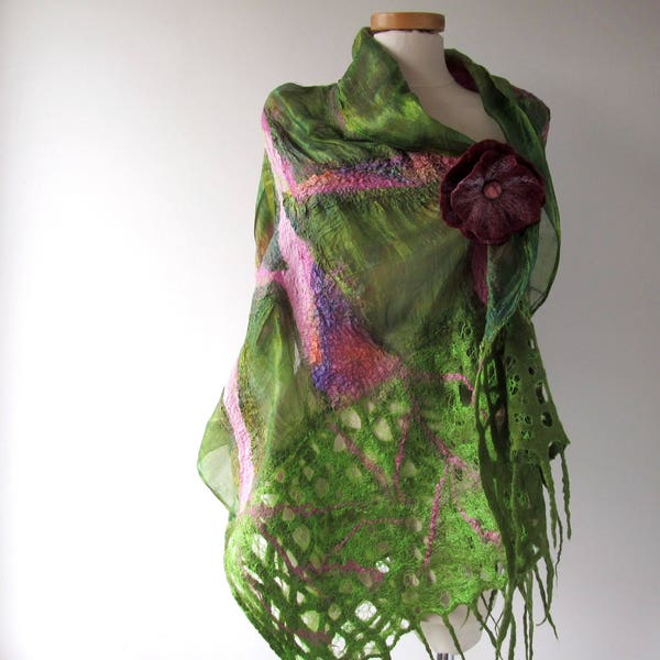 Nuno Felted scarf Green  Pink felt scarf Green Silk  stole silk scarf Silk Wool shawl Green nuno felted shawl women silk scarf by Galafilc