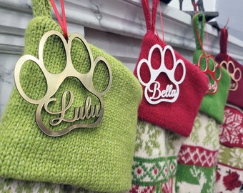 Etiqueta de calcetín con huella de pata y nombre de mascota grabada: Regalo para amantes de los perros / Navidad para gatos / Decoración para árbol / Adorno personalizado / Colgante / Etiquetas de regalo 2025