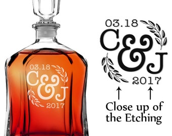 Initial Wreathe Custom Engraved Decanter Monogrammed Whiskey Decanter for Wedding Engagement Personalized Men's Home Baware Decanter Glass