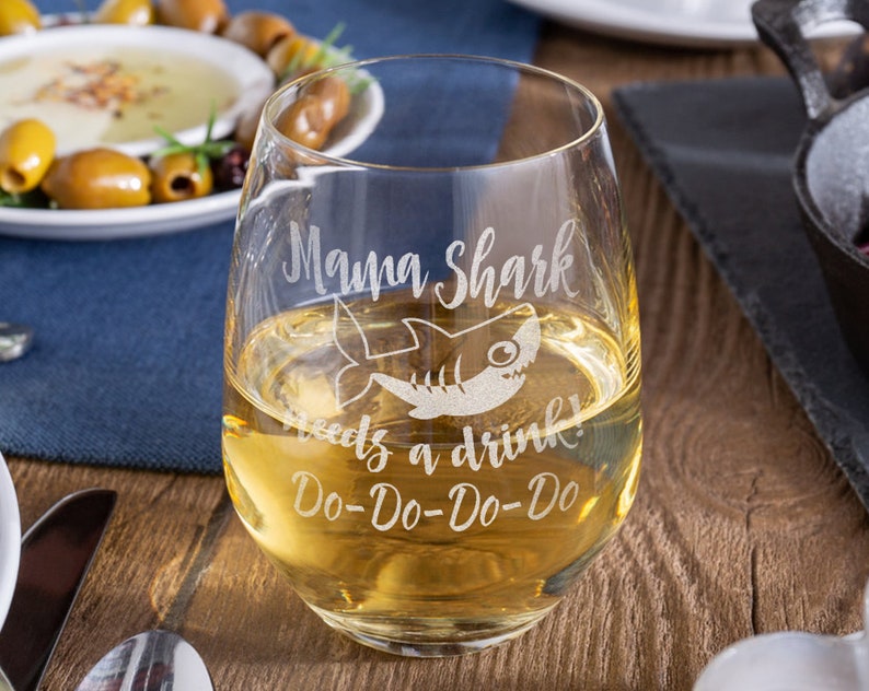 Mama Shark Needs a Drink Do Do Novelty Stemless Wine Glass First Mothers Day Gift from Daughter, Son Funny Sayings for New Mom Wife Birthday image 1