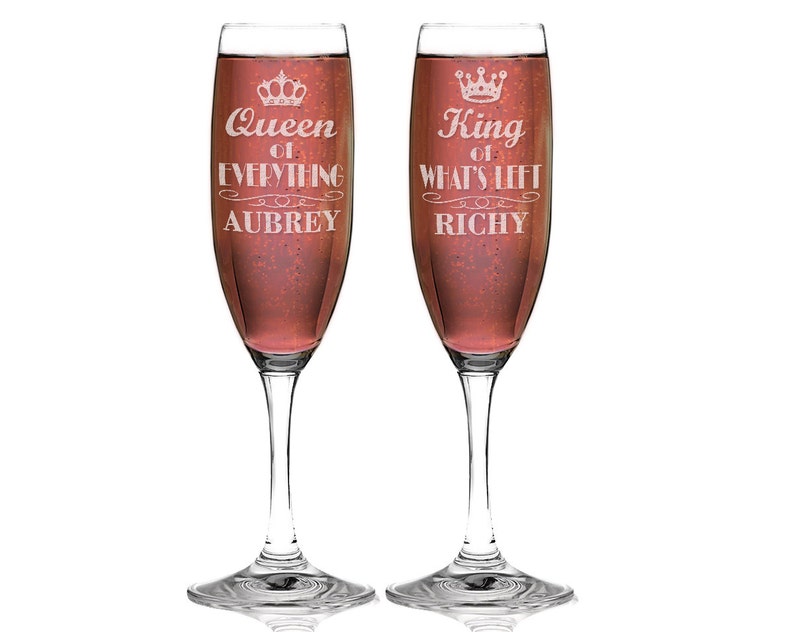 Personalized Set of 2 Champagne Glasses with Names, Queen of Everything King of Whats Left Champagne Flutes, Funny Bride and Groom Gift image 1