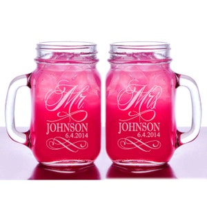 Mr and Mrs Personalized Wedding Mason Jars Set of 2 Engraved His Hers Weddding Gift Favor Idea Newlyweds Jar Handle Mug Glasses