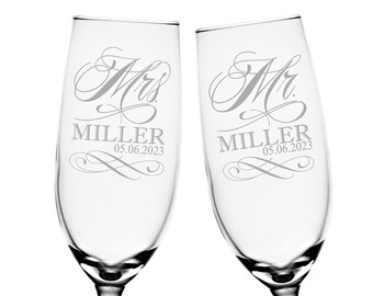 Mr and Mrs Champagne Glasses, Set of 2 Personalized Wedding Flutes, Custom Mr and Mrs Toasting Glass , Bride for Groom Gifts Newly Weds Gift