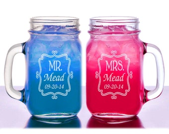 Mr  Mrs Elegant Border Personalized Wedding Mason Jars Engraved His Hers Set of 2 Weddding Gift Favor Idea Newlyweds Jar Handle Mug Glasses
