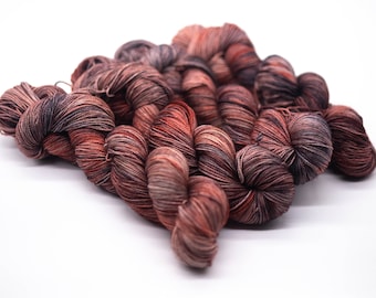 Laine à chaussettes mérinos superwash coquillages, fil gris bronze cuivré