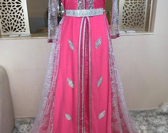 Luxury Pink Moroccan Bridal Caftan – Handmade Lace Sleeve Kaftan with Crystal Embroidery