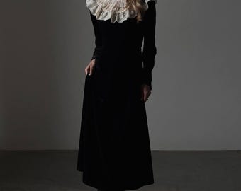 Black Velvet Gothic Romantic Dress: Medieval Inspired Baroque Classic Historical Style