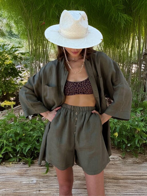 Completo in lino con pantaloncini e camicia Abbigliamento da