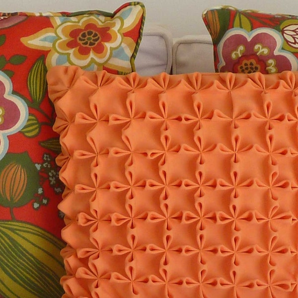 Smocked Pillow Pattern - Flower fabric manipulation cushion Canadian smocking pillow cover pinch pleat pillow vintage quilt pillow