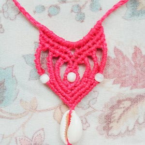 Micro Macrame Necklace Tutorial - Macrame pendant simple choker textile jewelty pattern Beach boho bikini accessory shell chocker VIDEO