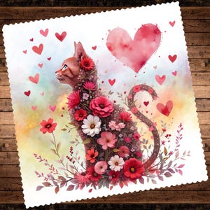 Könnte beinhalten: Aquarellillustration einer Katze, geschmückt mit roten, rosa und weißen Blumen. Die Katze ist von schwebenden Herzen und einer großen Herzform umgeben. Das Kunstwerk hat eine weiche, romantische Ausstrahlung, ideal für den Valentinstag oder Katzenliebhaber.