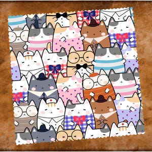 Könnte beinhalten: Ein farbenfrohes Muster aus Comic-Katzen, die verschiedene Outfits und Accessoires tragen. Die Katzen sind alle in verschiedenen Farben und haben unterschiedliche Gesichtsausdrücke. Der Hintergrund ist eine braune, strukturierte Oberfläche.