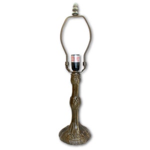 LMP-9-308, Art Nouveau 8,5 &quot;Base de metal estilo Pompéia para lâmpadas com interruptor de fiação elétrica e suporte para sombra
