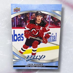 Tarjeta de hockey MVP adornada de Jack Hughes - New Jersey Devils