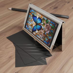 Tarjetero de mariposa con vitral, elegante accesorio de escritorio, ideal para profesionales, regalo para ella y decoración de oficina.