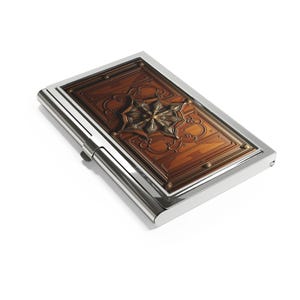 Elegante tarjetero de madera con diseño intrincado, regalo perfecto para profesionales, decoración de oficina, artículos esenciales para redes, único.