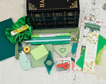 Deluxe Book Accessory Bundle for Avid Readers
