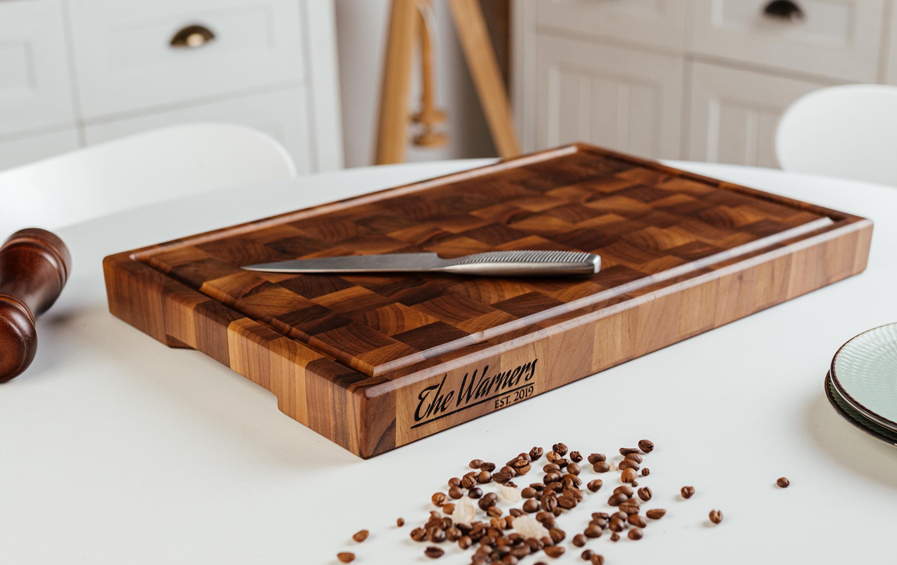 Personalized Double-Sided Walnut Chopping Block – Custom Engraved End Grain Cutting Board for Home & Pro Kitchens