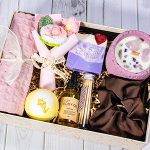 Custom gift for women, Teacher, birthday box, Spa gift set, custom spa gift basket, care package for her, self care gift box, thank you gift