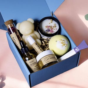 Custom Chamomile Bath & Beauty Box | Spa Gift Set For Her | Gift Box For Her | Spa Kit For Women | Birthday Gift | Mother&#39;s Day Gift
